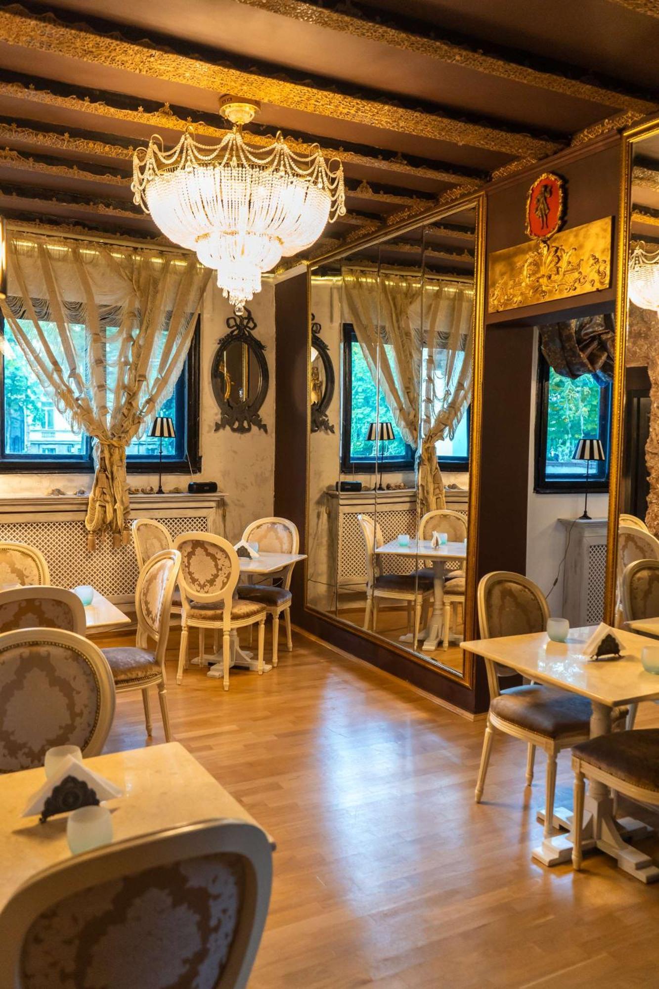 Conacul Coroanei Luxury Boutique Hotel Bucarest Exterior foto